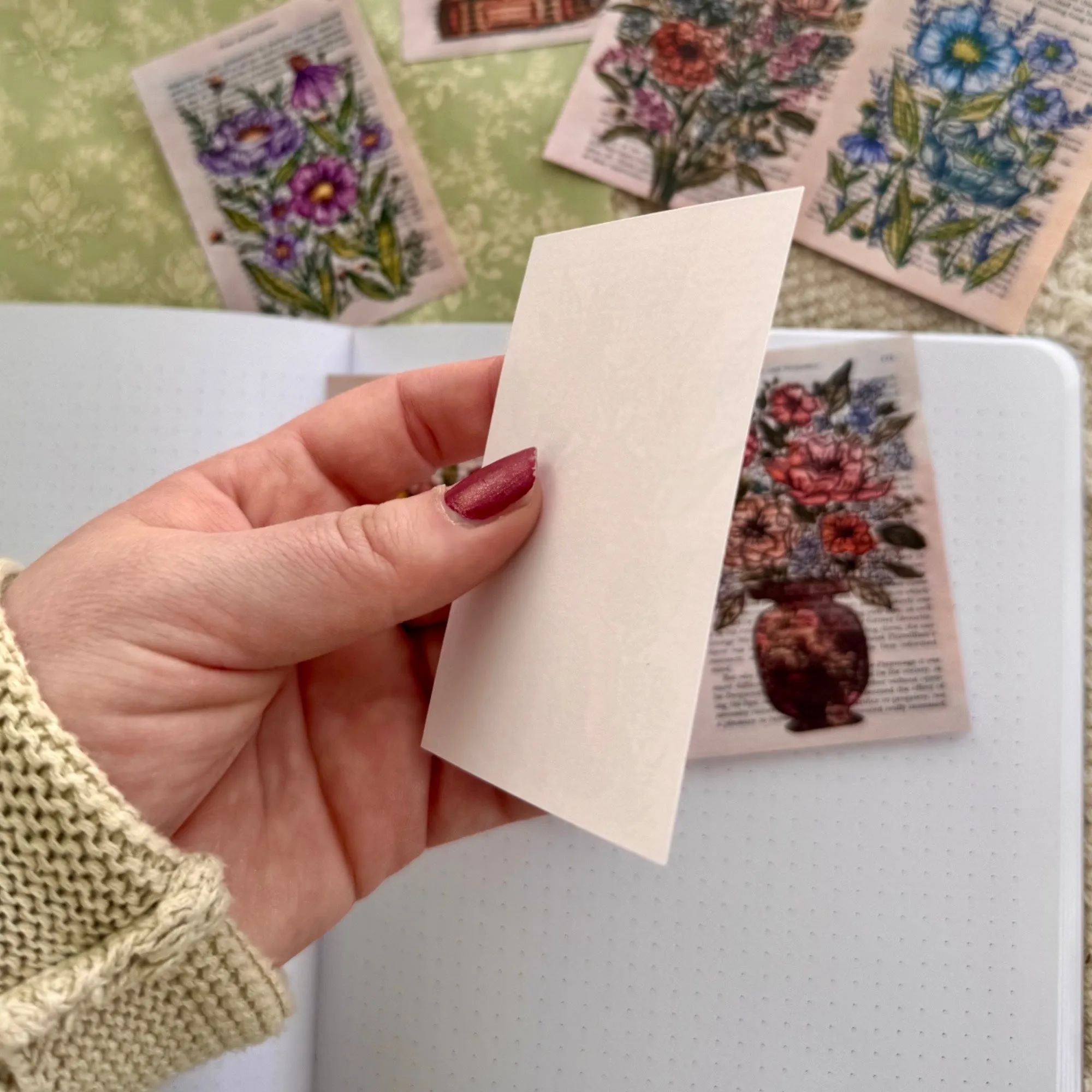 Bookish Floral Page Paper Pack (8 mini prints included)