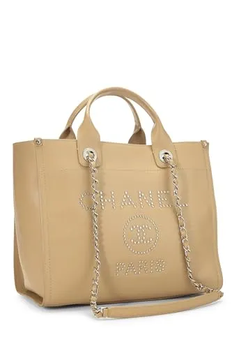 Chanel,  Beige Caviar Deauville Medium, Beige
