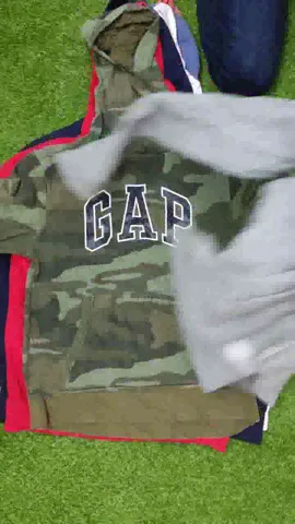 Gap Hoodies 10 pcs - OVR001